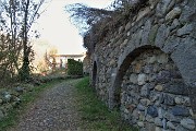 05 Salendo a Camanghe dalla bella mulattiera 